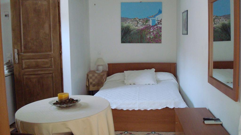 Spalieri Rooms Hydra  Kamer foto